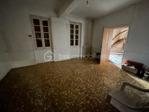 Maison - 598 m² - 20 pièces