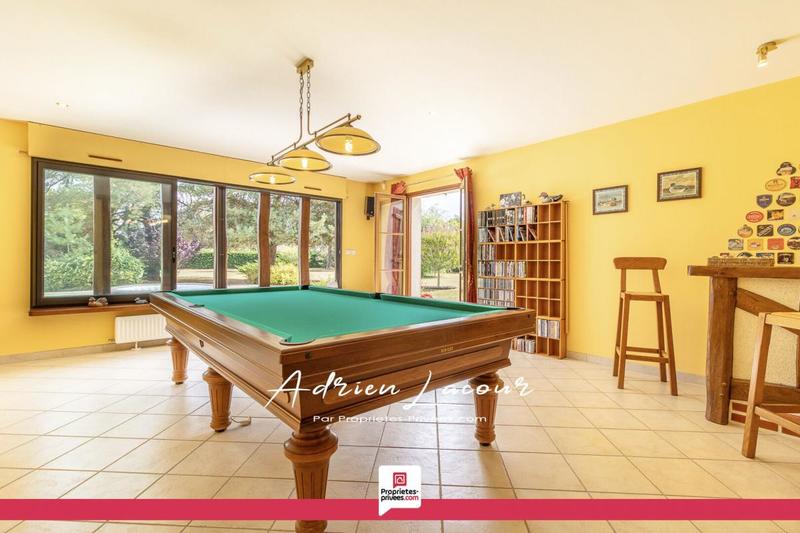 Maison - 242 m² - 10 pièces