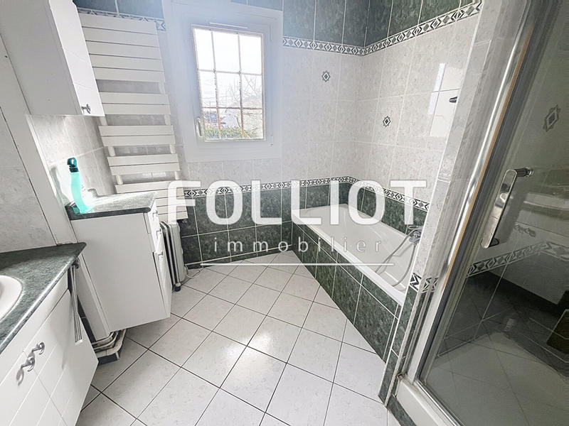 Maison - 205 m² - 10 pièces