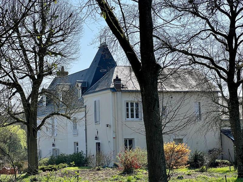 Demeure - 274 m² - 11 pièces