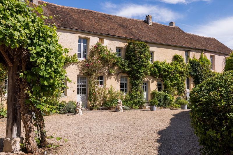 Maison - 453 m² - 7 pièces