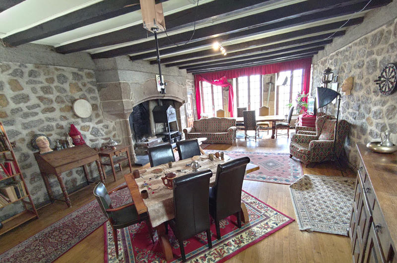 Maison - 473 m² - 21 pièces