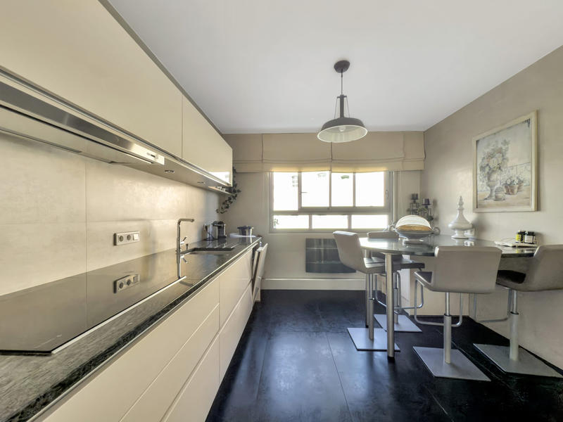 Appartement - 150 m² - 6 pièces