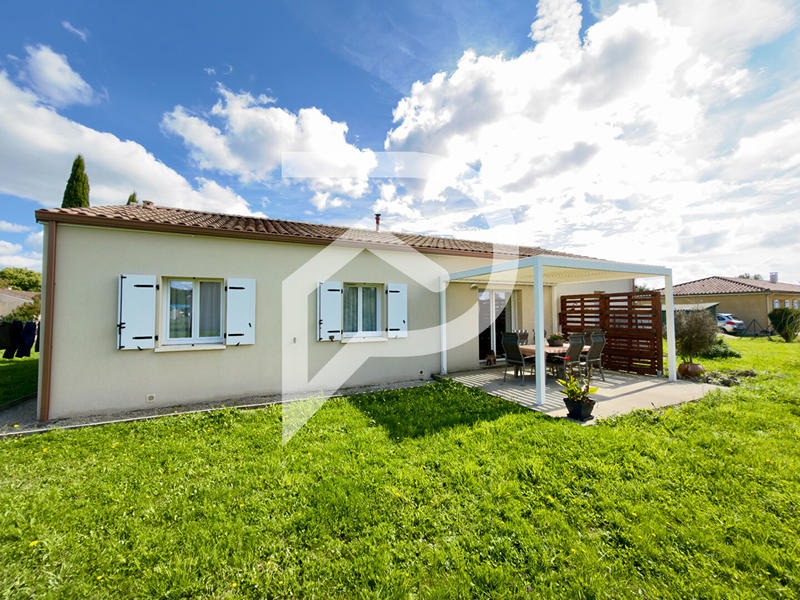 Maison - 90 m² - 4 pièces