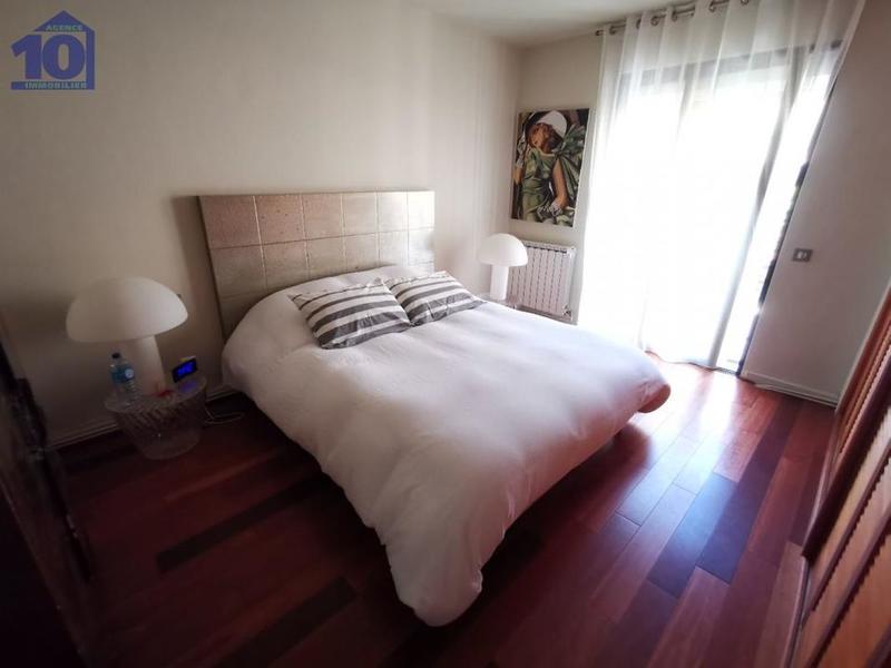 Appartement - 90 m² - 3 pièces