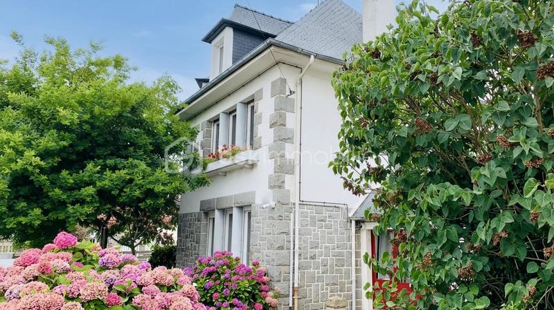 Maison en pierre - 241 m² - 10 pièces