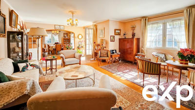 Maison - 241 m² - 7 pièces