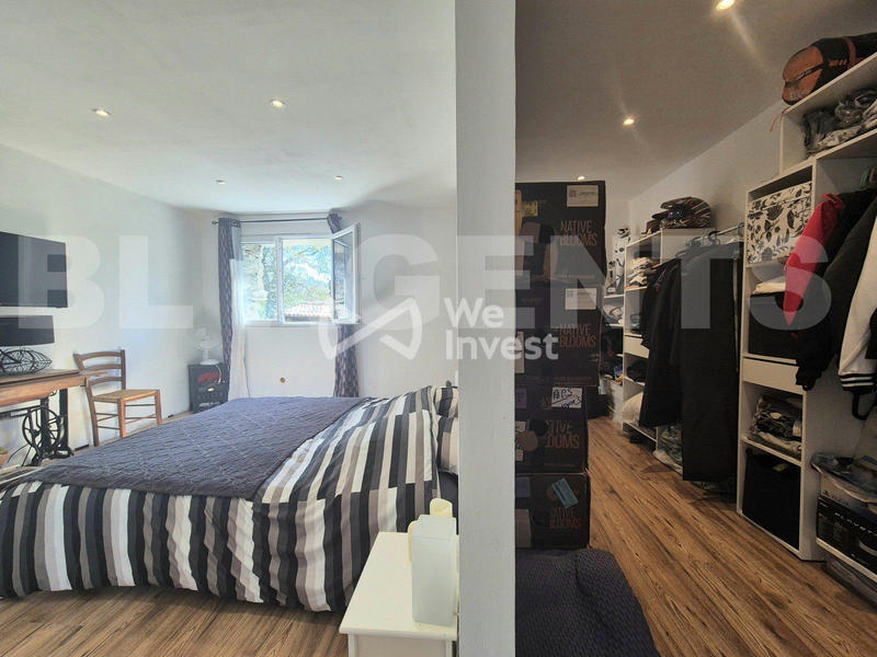 Maison - 322 m² - 9 pièces