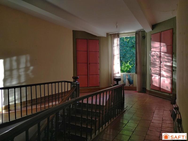 Maison - 410 m² - 10 pièces