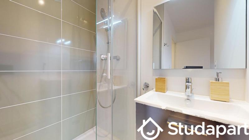 Chambre - 11 m² - 1 pièce