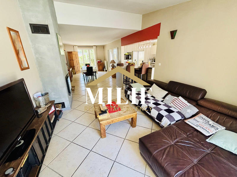 Maison - 95 m² - 4 pièces