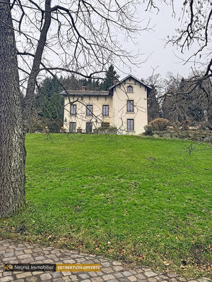 Propriété - 360 m² - 12 pièces