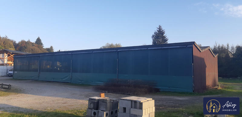 Maison - 540 m² - 1 pièce