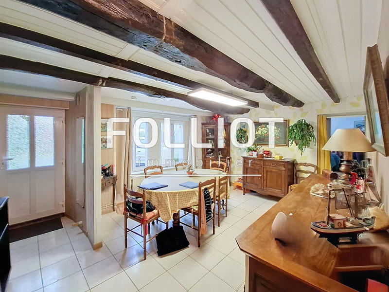 Maison - 247 m² - 9 pièces