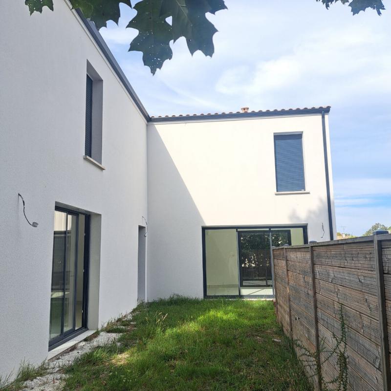 Maison - 95 m² - 4 pièces