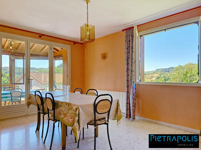 Maison - 102 m² - 5 pièces