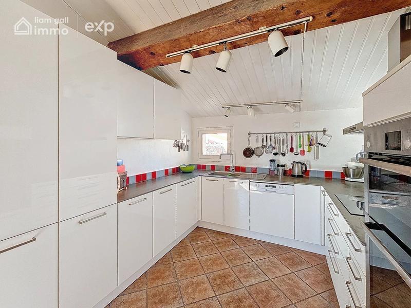 Maison traditionnelle - 176 m² - 6 pièces