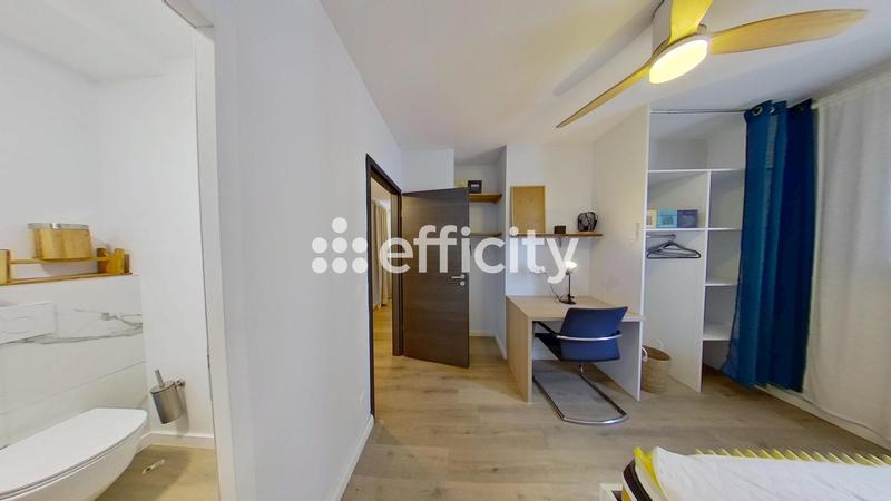 Chambre - 80 m² - 4 pièces