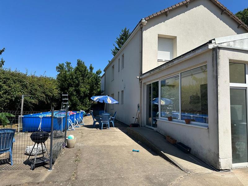 Maison - 175 m² - 13 pièces