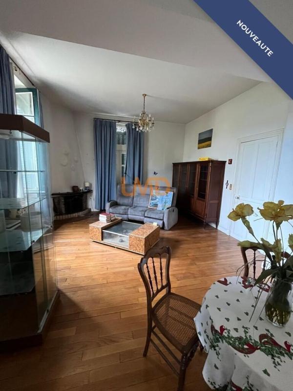 Maison - 274 m² - 9 pièces