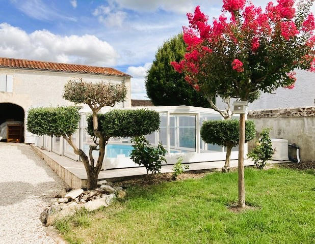 Maison de village - 225 m² - 8 pièces