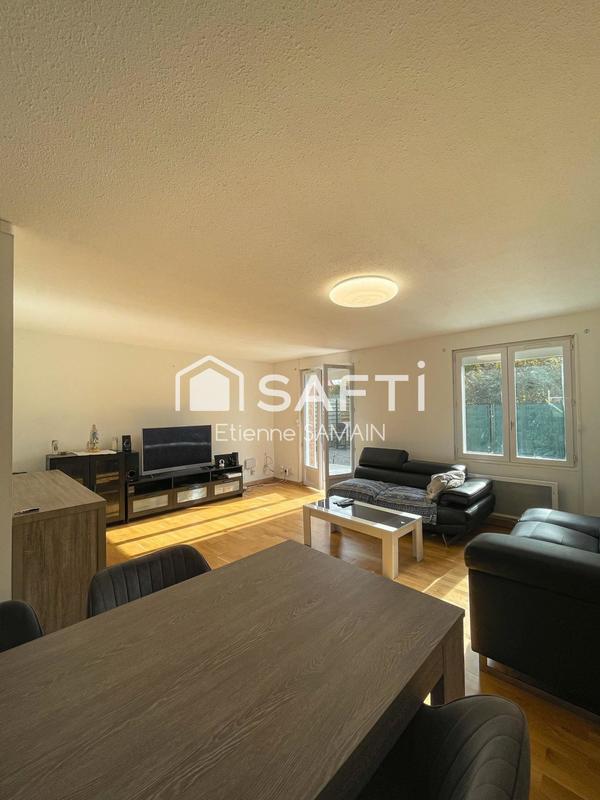 Maison - 94 m² - 5 pièces