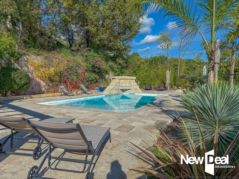 Propriété - 225 m² - 5 pièces