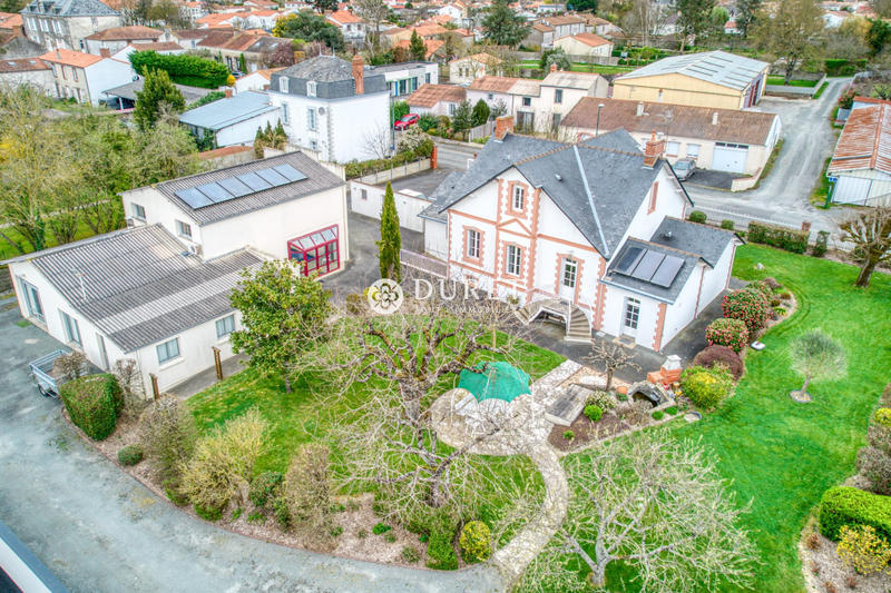 Maison - 195 m² - 7 pièces