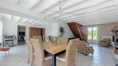 Maison - 196 m² - 7 pièces