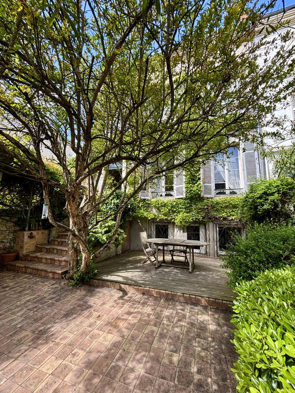 Maison - 265 m² - 8 pièces