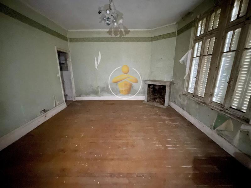 Maison - 215 m² - 5 pièces