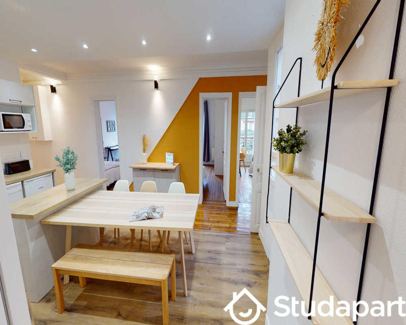 Chambre - 150 m² - 1 pièce