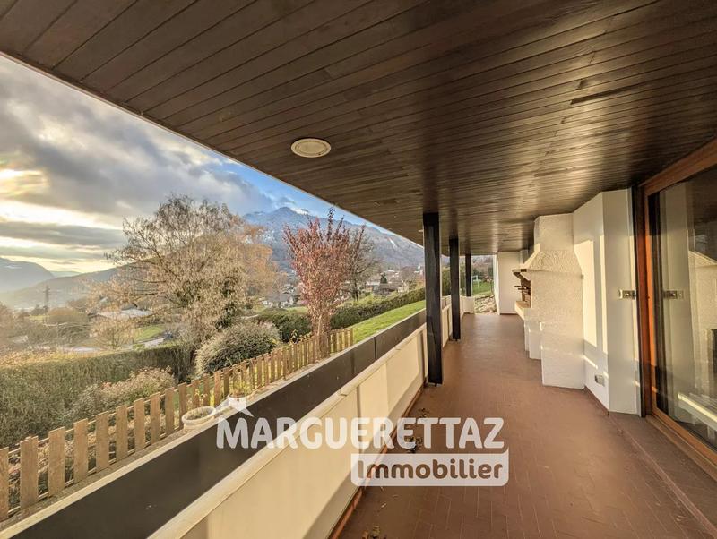 Villa - 214 m² - 6 pièces