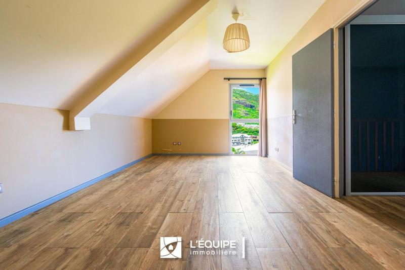Duplex - 91 m² - 5 pièces