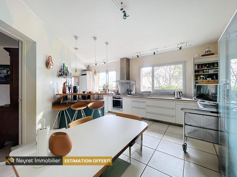 Villa - 180 m² - 6 pièces