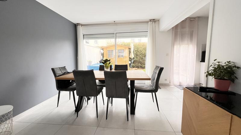 Maison - 104 m² - 6 pièces