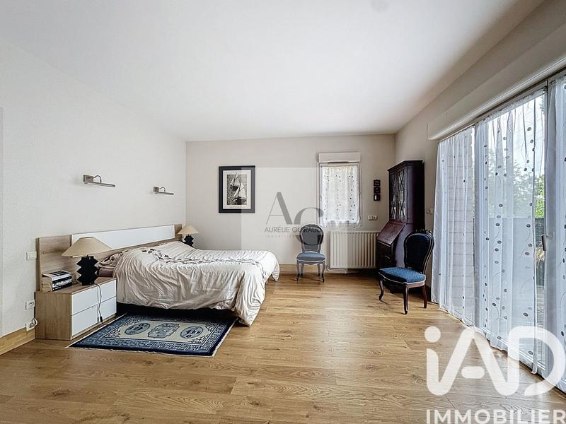 Maison - 231 m² - 7 pièces