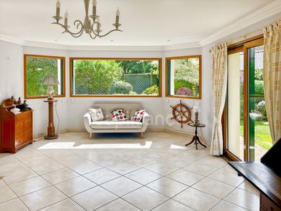 Maison - 160 m² - 7 pièces