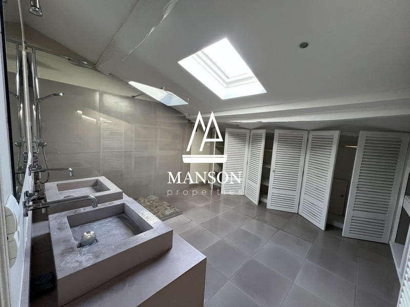 Maison - 350 m² - 10 pièces