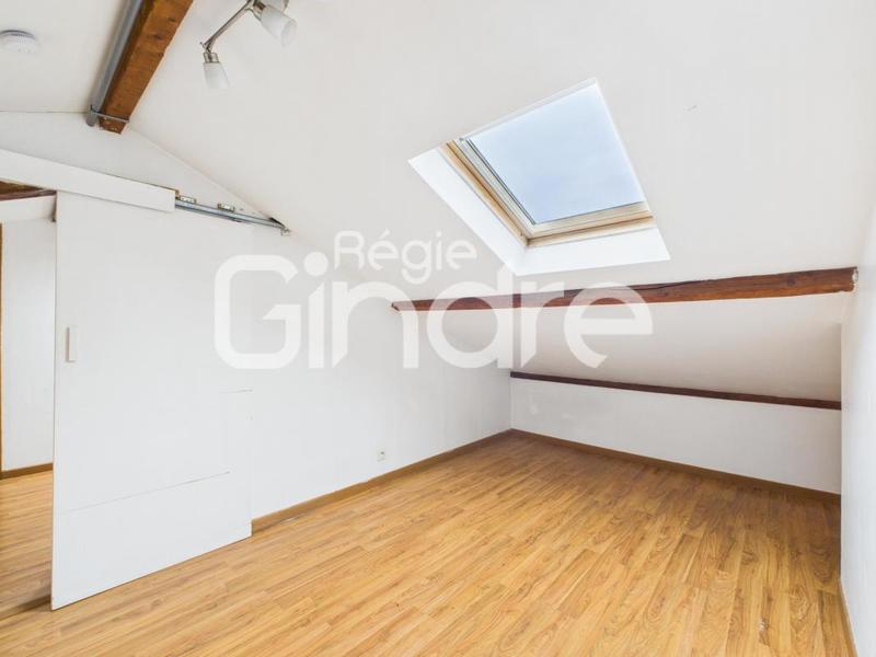 Appartement - 80 m² - 5 pièces
