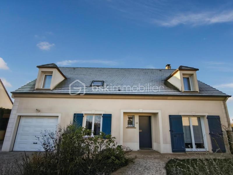 Maison traditionnelle - 152 m² - 6 pièces