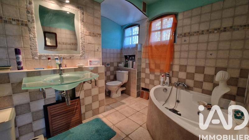 Maison - 185 m² - 9 pièces