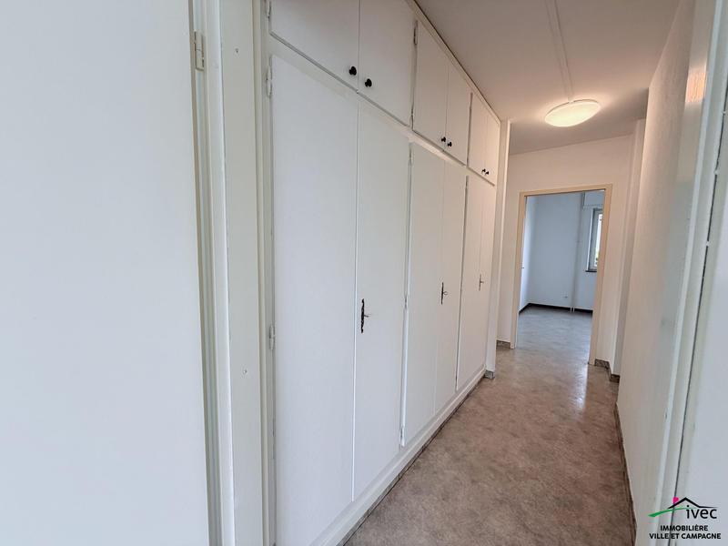 Maison - 255 m² - 10 pièces