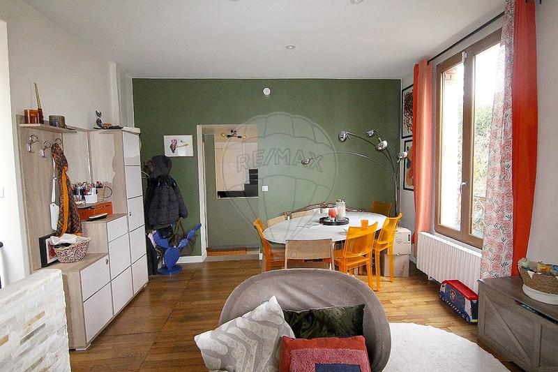 Maison - 96 m² - 4 pièces