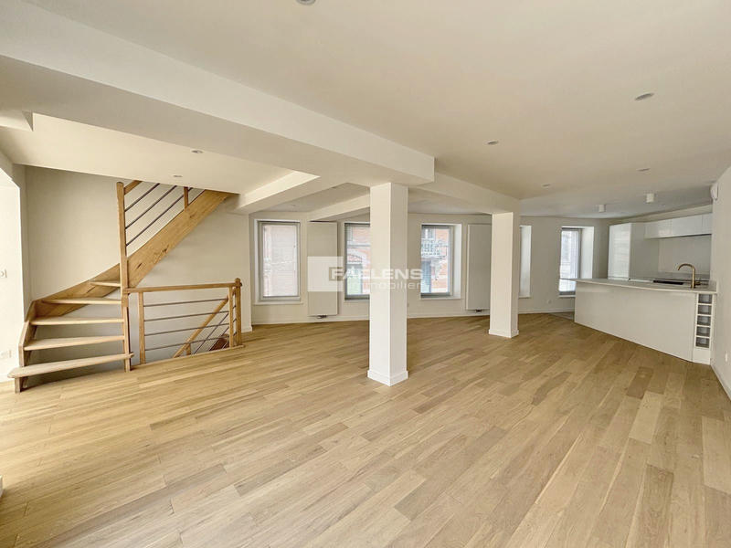 Maison - 213 m² - 5 pièces