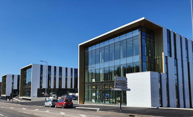 Local commercial - 330 m²