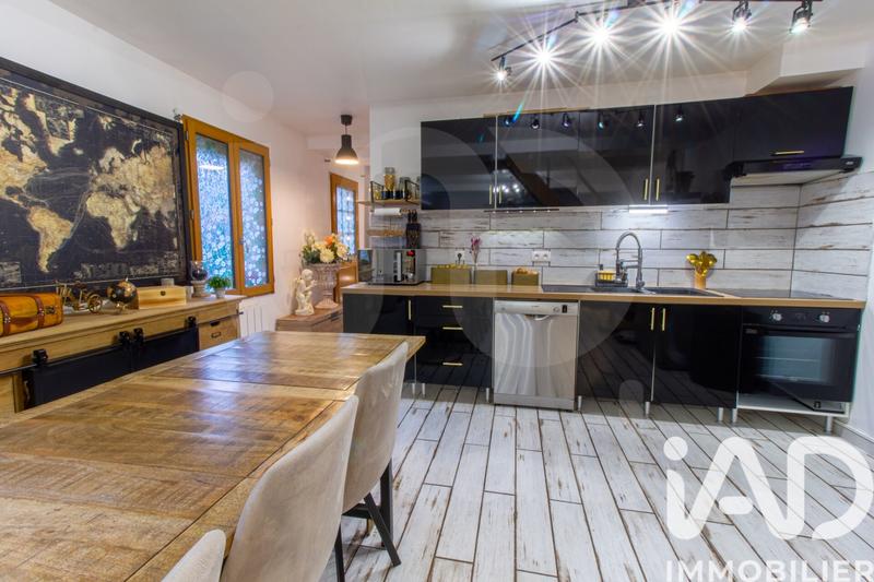 Maison - 97 m² - 5 pièces