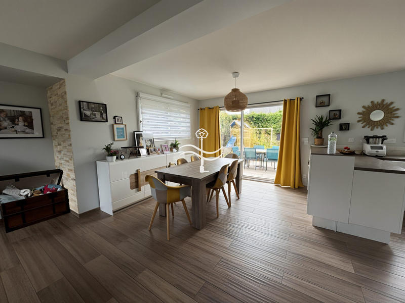 Maison - 110 m² - 6 pièces