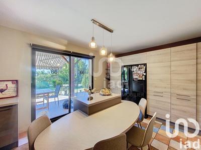 Maison - 242 m² - 9 pièces