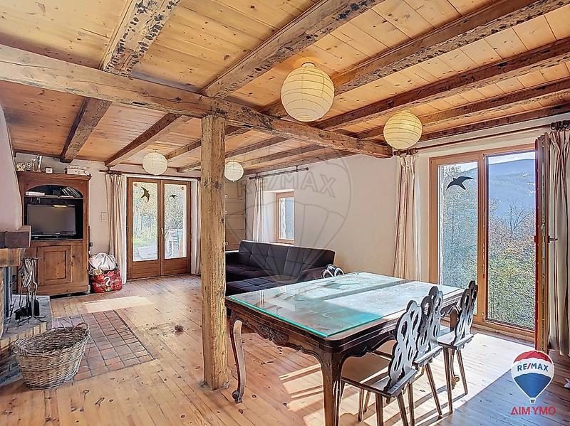 Maison - 95 m² - 4 pièces